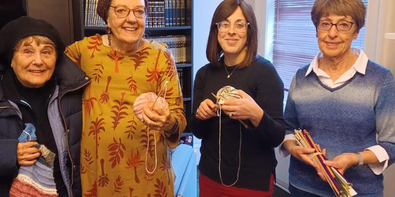 Bethlehem Chabad knitting circle and crochet club begin; Goal to help less fortunate