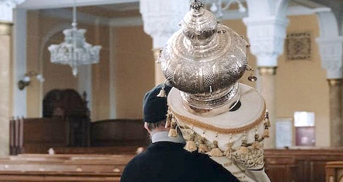 Pew: Jews likely to worship in-person