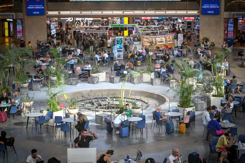 Tourism to Israel collapses as war rages